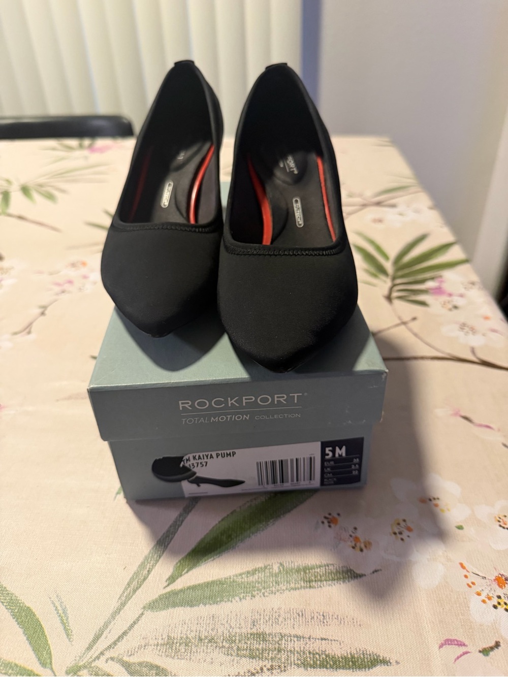 Rockport Women's Black Pointed-Toe Pump